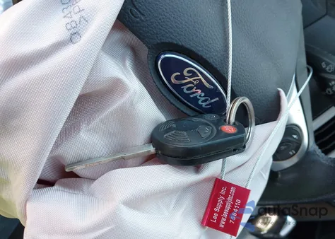 2014 Ford Focus Se z USA, uszkodzony, nr VIN 1FADP3F27EL144079